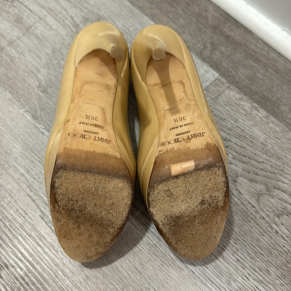 Jimmy Choo beige patent heels with dust bag - Picture 6 of 8